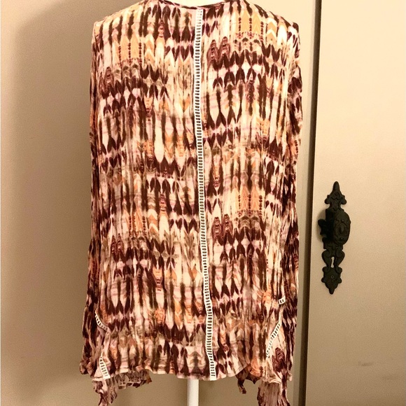 New Directions Peach Brown and Cream Patterned Blouse - Picture 5 of 6